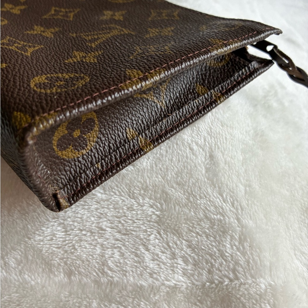Rare Authentic Louis Vuitton Vintage Monogram Canvas Toiletry Pouch Date 1983 View 6